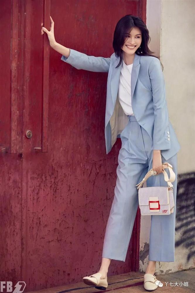 Chưa biết mặc gì đi làm thì bạn hãy diện set đồ đồng màu: Sang xịn hay bắt mắt đều có đủ-1