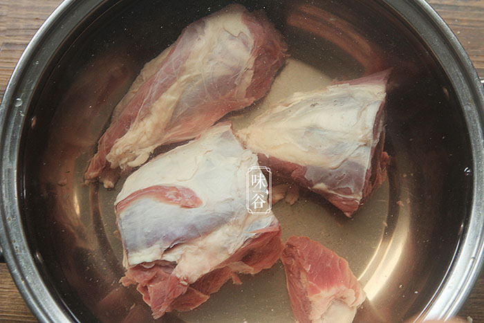 Sai lầm khi hầm thịt bò khiến thịt dai, có mùi tanh, 3 bước sau mới là cách làm đúng-2