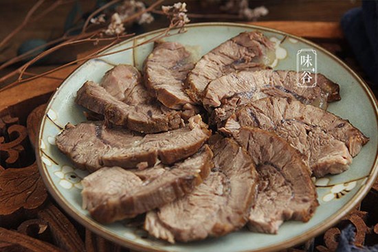 Sai lầm khi hầm thịt bò khiến thịt dai, có mùi tanh, 3 bước sau mới là cách làm đúng