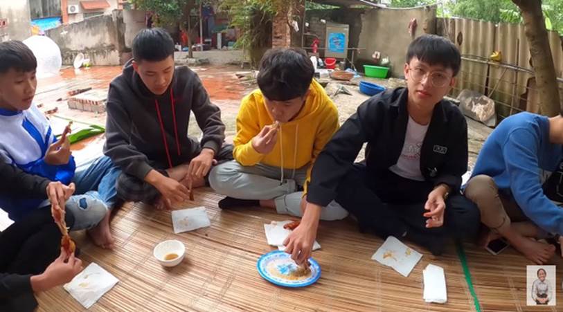 Nghi vấn Bà Tân Vlog tiếp tục cài cắm đàn cháu vào mâm để khen đồ ăn ngon, ai ngờ phút cuối bà lại được minh oan nhờ hình ảnh bất ngờ-6