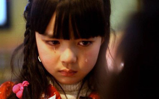 Vừa nghe chuyện nam sinh bị xâm hại liền mất kiểm soát cơ thể: Cô bé 10 tuổi khiến giáo viên sốc khi tiết lộ sự thật cách đây 3 năm-1