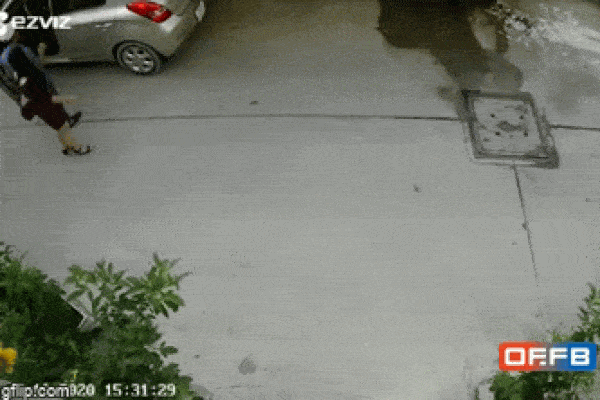 Bắt giữ tên cướp kéo lê cô gái 500 m trên đường-2