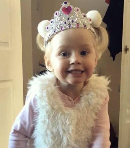 Hôn, nhai thức ăn cho trẻ: Không phải yêu thương, mà là gây tai họa khiến trẻ phải nhập viện-3