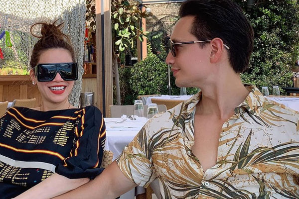 Hot lại clip Hà Hồ ríu rít cùng Kim Lý tại hậu trường sự kiện, hành động vô tư của đàng trai gây tranh cãi-5