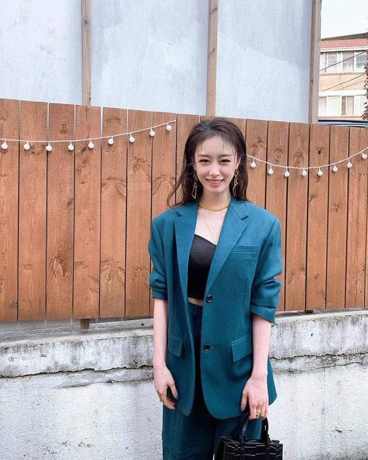 Muôn kiểu diện blazer cá tính như BLACKPINK và dàn mỹ nhân Hàn-10