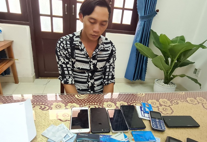 Khởi tố kẻ lừa vợ nạn nhân thủy điện Rào Trăng 3-1