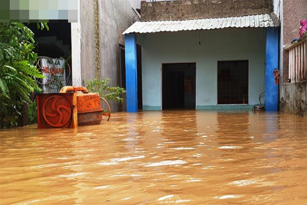 Dự báo thời tiết 27/10: Bão số 9 đổ bộ, gió giật rất mạnh kèm mưa lớn-2