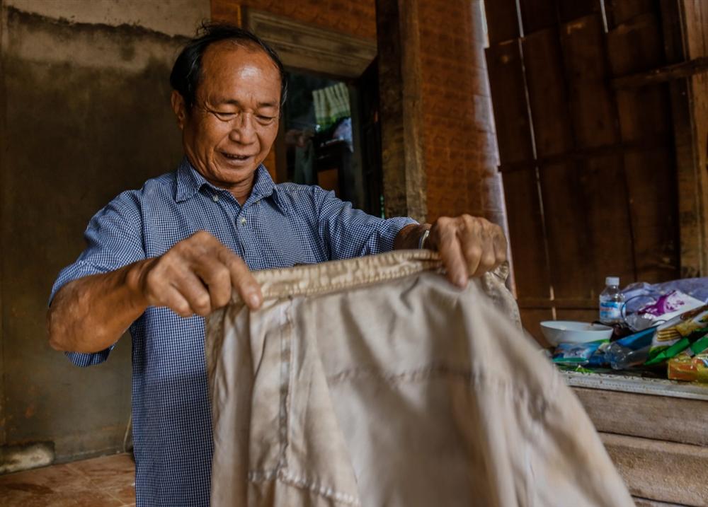 Anh hùng chân đất cứu 100 người trong trận đại hồng thủy lịch sử ở Quảng Bình: Ngày nhịn đói đi cứu người, đêm về ông cháu ôm nhau ngủ trên thuyền tránh lũ-5