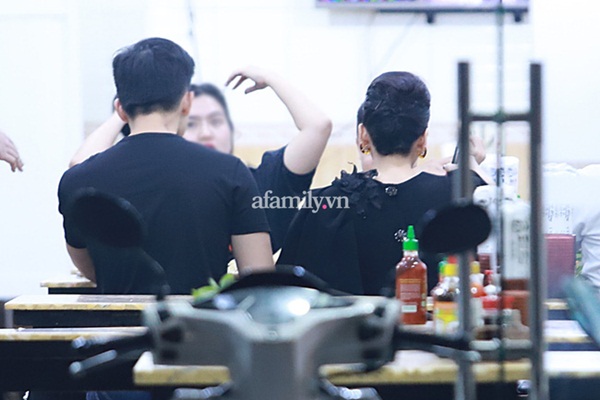 Chân dung tình trẻ tin đồn” của Lệ Quyên: Sở hữu ngoại hình điển trai thân hình 6 múi quyến rũ, từng cặp kè nhiều mỹ nhân nổi tiếng-1