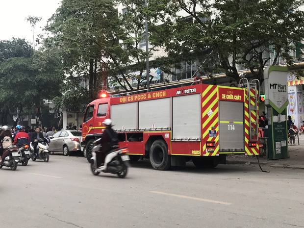 Hà Nội: Cháy lớn tại chung cư HH Linh Đàm, hàng nghìn người hoảng sợ tháo chạy vào sáng sớm-3