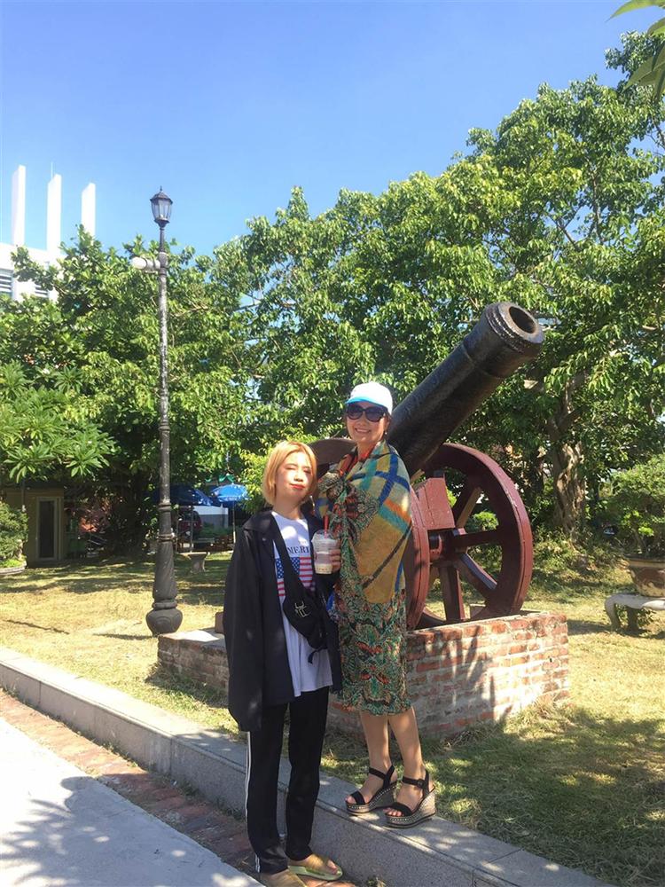 Biết con gái chia tay bạn trai, mẹ liền chuyển khoản mua lại nỗi buồn kèm lời nhắc nhở: Phải yêu thương bản thân mình trước-2