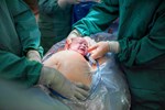Sản phụ đột tử trên đường vào bệnh viện lúc đang mang thai 9 tháng, khi bác sĩ mổ bụng, ai cũng sốc với cảnh tượng trước mắt-4