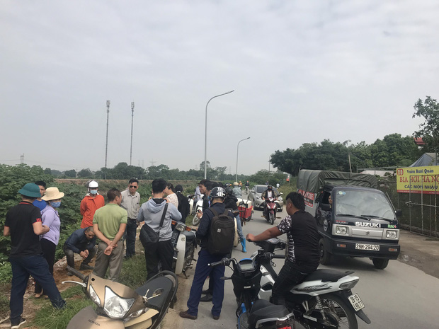 Hàng trăm người dân, công an và thân nhân đang lội sông tìm kiếm nữ sinh Học viện Ngân hàng: Đoạn đường nữ sinh mất dấu vết đã 3 hôm không có điện”-9