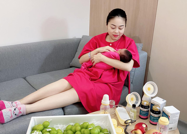 Tưởng hot mom Hằng Túi hiện đại, hóa ra mẹ 5 con kiêng cữ kiểu truyền thống, 7 ngày không gội đầu-4