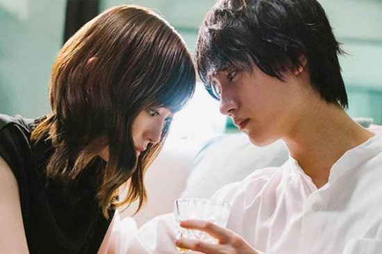 Lấy chồng 6 múi, đêm tân hôn tôi khóc nghẹn nhìn anh