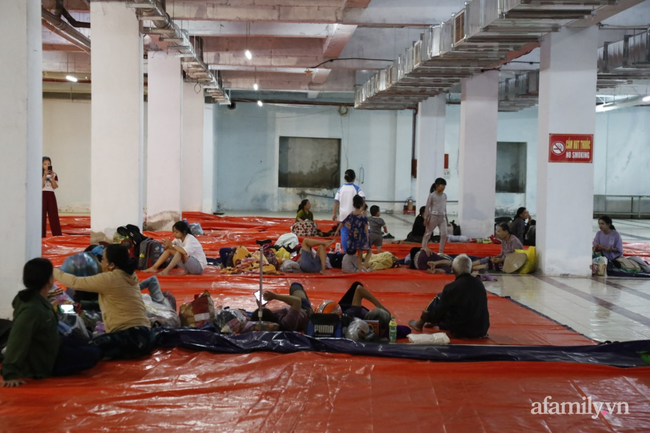 CẬN CẢNH TỪ TÂM BÃO: Hàng nghìn người dân Quảng Ngãi được sơ tán tới nơi an toàn, ưu tiên người già và trẻ nhỏ-13