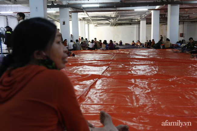 CẬN CẢNH TỪ TÂM BÃO: Hàng nghìn người dân Quảng Ngãi được sơ tán tới nơi an toàn, ưu tiên người già và trẻ nhỏ-17