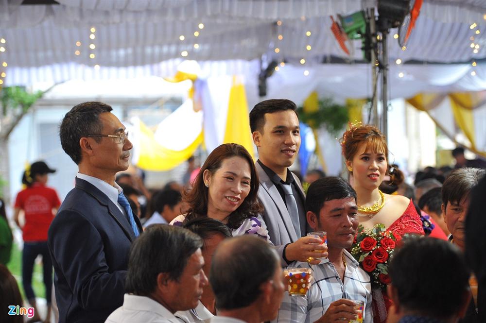 Dân Bình Định cưới chạy bão số 9-1