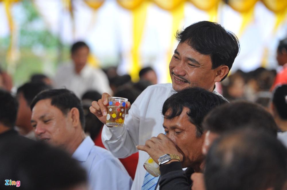 Dân Bình Định cưới chạy bão số 9-8