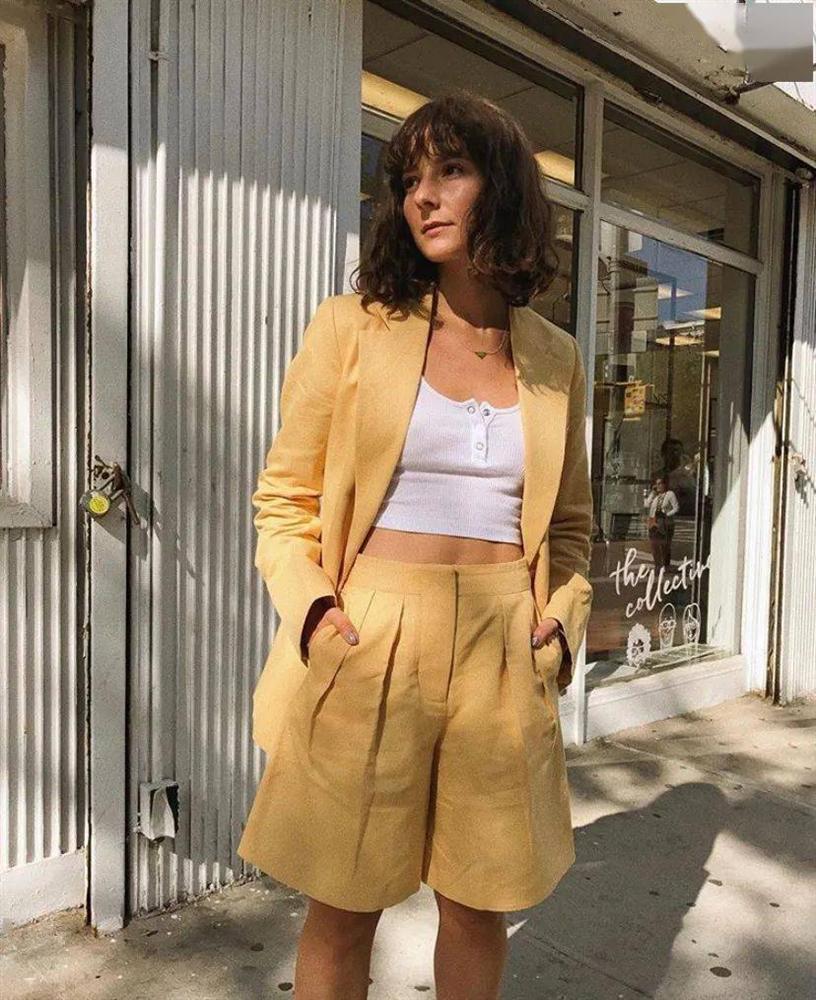 Trời se lạnh chưa biết mặc gì vừa đẹp vừa chất thì bạn hãy diện áo blazer và quần short là có ngay outfit 10 điểm-4