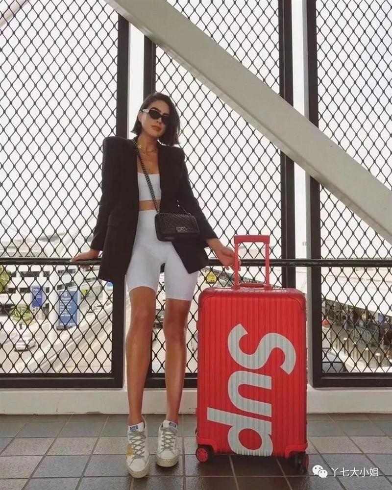 Trời se lạnh chưa biết mặc gì vừa đẹp vừa chất thì bạn hãy diện áo blazer và quần short là có ngay outfit 10 điểm-7