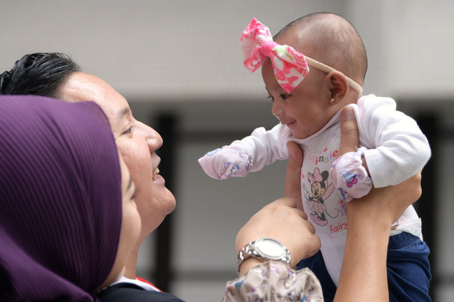 Dù chào đời chỉ nặng hơn 3 lạng - nhỏ hơn cả lon nước ngọt, nhưng hình ảnh hiện tại của bé gái khiến nhiều người phải kinh ngạc-2