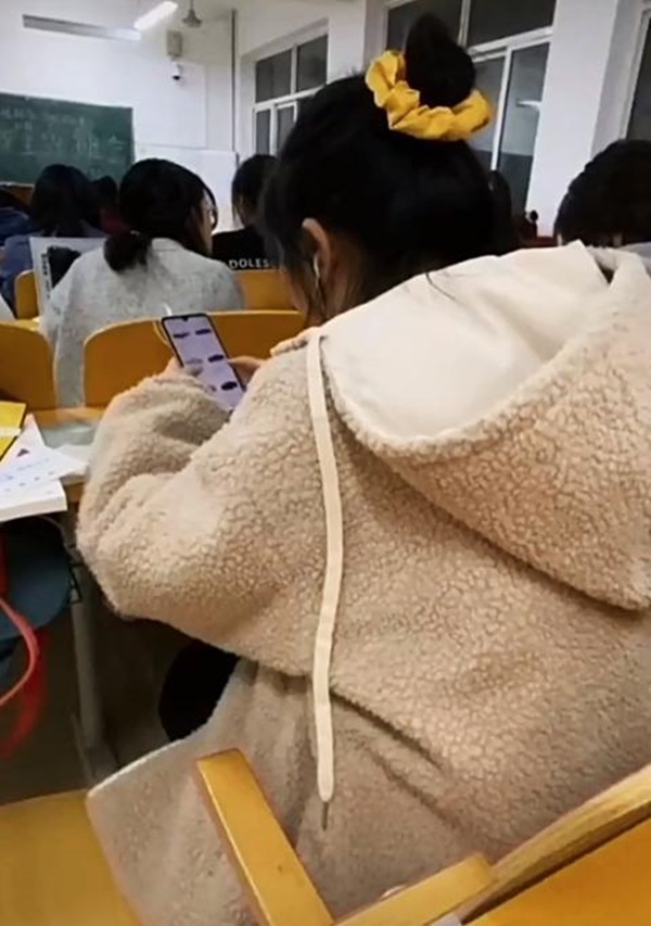 Nữ sinh chơi trội mua siêu xe online qua mạng không cần nhìn giá, bỏ hơn 9 tỷ đồng thanh toán trong 1 nốt nhạc khiến dân mạng giật mình-1