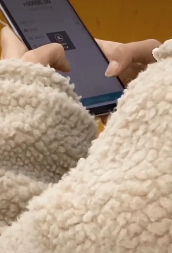 Nữ sinh chơi trội mua siêu xe online qua mạng không cần nhìn giá, bỏ hơn 9 tỷ đồng thanh toán trong 1 nốt nhạc khiến dân mạng giật mình-4