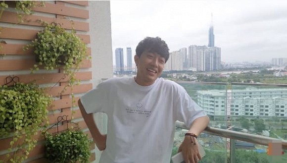 Sau biệt thự như lâu đài, Cris Phan hé lộ không gian sống trong căn hộ của hai vợ chồng-5