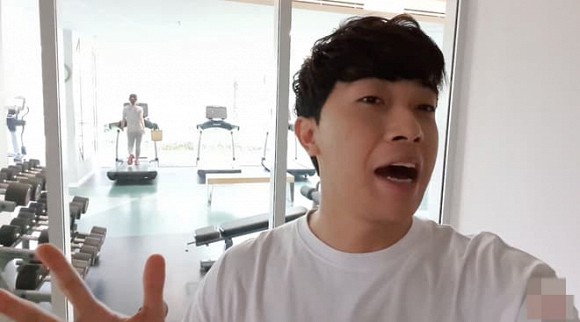 Sau biệt thự như lâu đài, Cris Phan hé lộ không gian sống trong căn hộ của hai vợ chồng-11