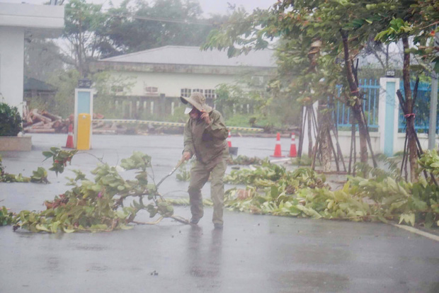 Chuyên gia cảnh báo: Trưa sẽ có lúc lặng gió, tuyệt đối không ra ngoài. Gió sẽ mạnh trở lại ngay!-1