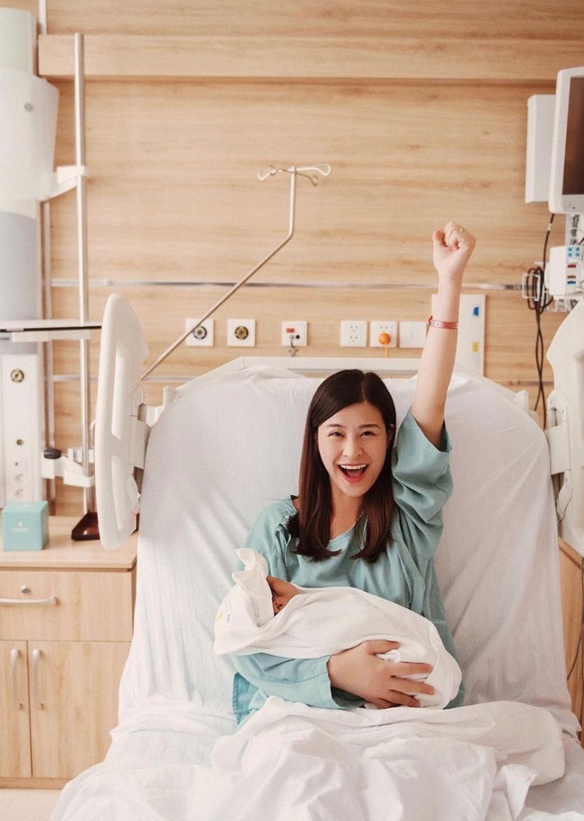 Dân mạng trổ tài đặt tên cho con gái Đông Nhi: Ông Cao Giá, Ông Cao Lớn và loạt cái tên vừa đọc vừa cười chảy nước mắt-1