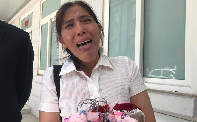 Vụ án mẹ đẻ, bố dượng bạo hành bé gái 3 tuổi tử vong: Cháu bị đối xử quá tàn nhẫn và độc ác mà tôi không hề hay biết-1