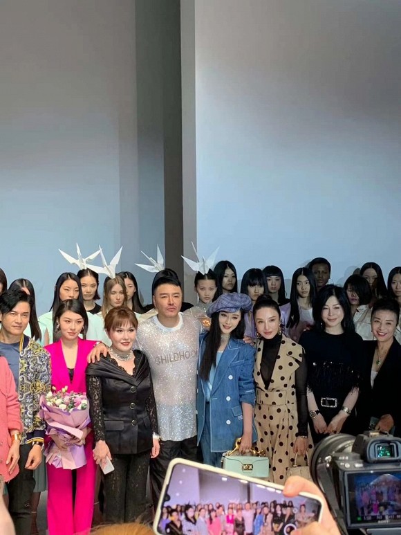 Hụt hơi sau lùm xùm trốn thuế, Phạm Băng Băng giờ phải miệt mài chạy show nhỏ lẻ?-5