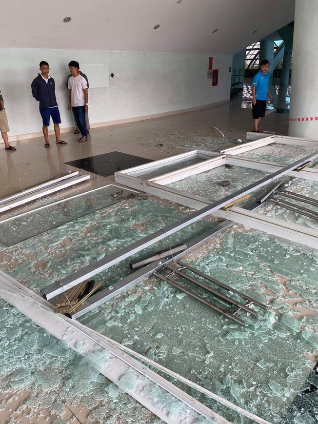 Khi bão số 9 còn đang cuồng nộ với gió giật kinh hoàng, dự báo sắp xuất hiện bão số 10-2