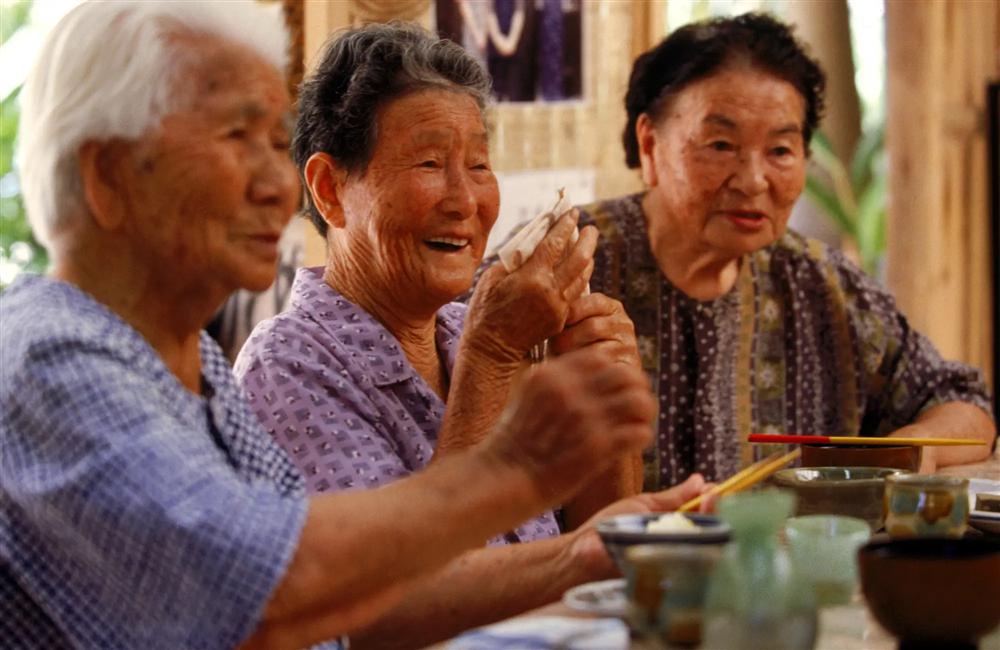 4 nguyên tắc ăn tối đặc biệt mà người Nhật áp dụng để đảm bảo không bị béo phì, tuổi thọ luôn trong top 1 thế giới-1