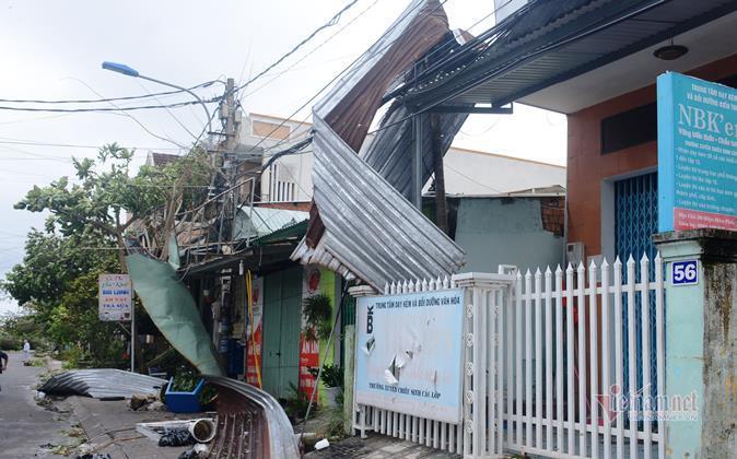 Sau bão số 9, đường phố Đà Nẵng, Quang Nam tan hoang không ngờ-3
