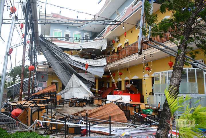 Sau bão số 9, đường phố Đà Nẵng, Quang Nam tan hoang không ngờ-4