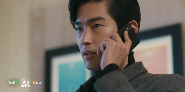 Chọc tức vợ yêu: Tổng tài Gia Bách nóng mặt khi thấy nữ chính khóa môi tình cũ-1