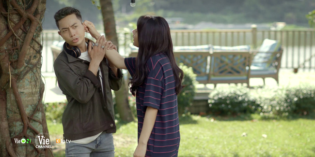 Chọc tức vợ yêu: Tổng tài Gia Bách nóng mặt khi thấy nữ chính khóa môi tình cũ-2