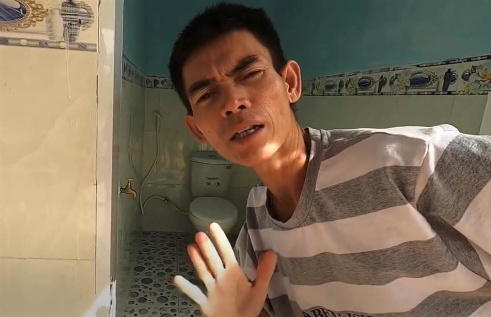 Ytiet - chàng trai chăn bò người Việt được thế giới quan tâm, khoe phòng tắm, nhà vệ sinh mới xây sau khi nổi tiếng và kiếm được tiền-6
