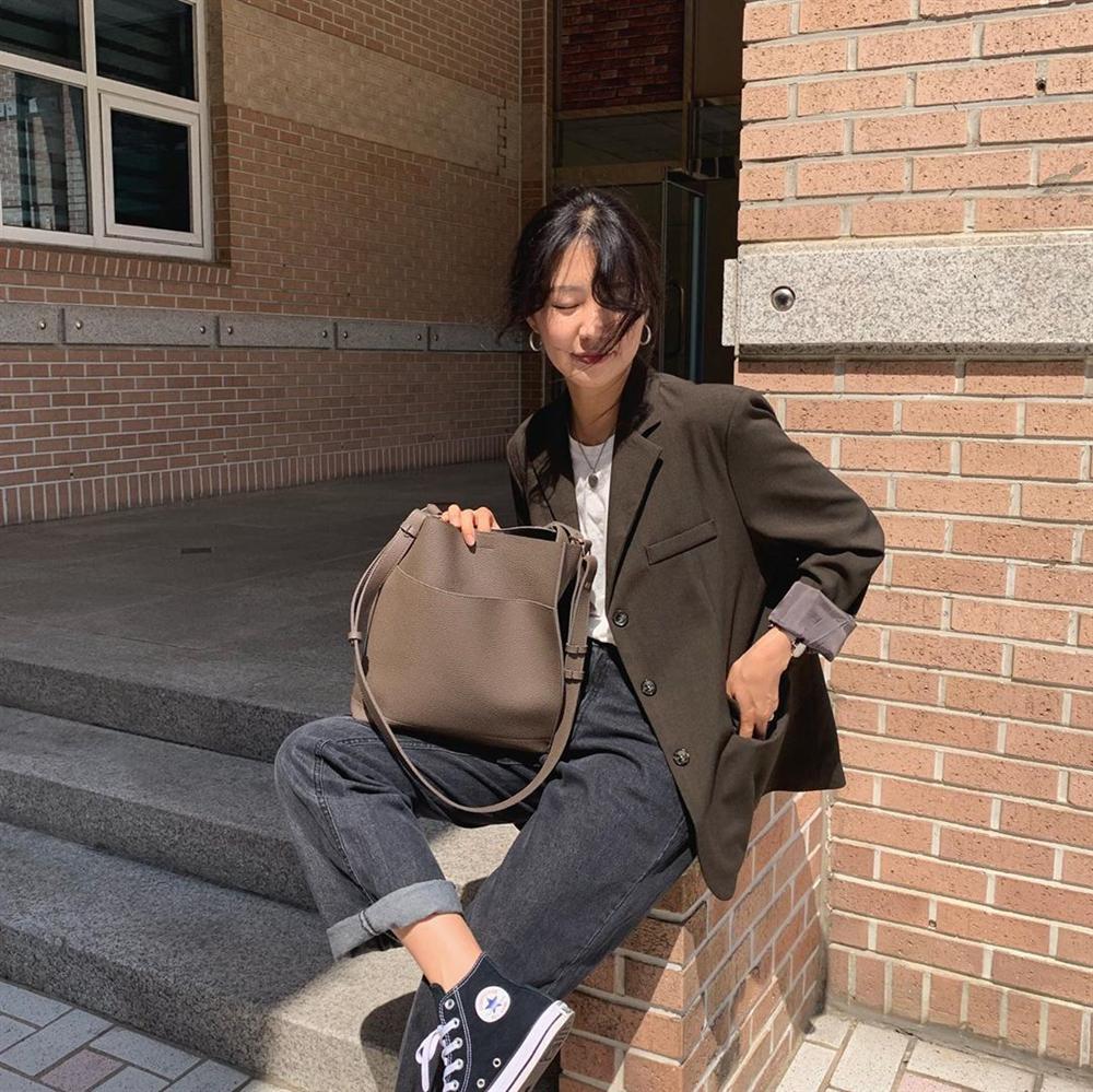 12 gợi ý lên đồ ngày se lạnh như gái Hàn, vừa xinh còn lên ảnh sống ảo bắt mắt ra trò-6