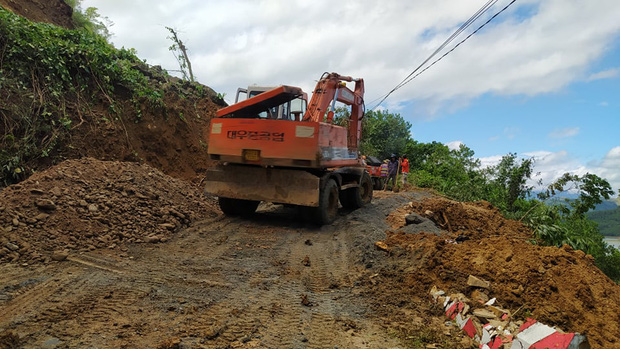 Thêm một vụ sạt lở nghiêm trọng tại Quảng Nam, 11 người huyện Phước Sơn bị vùi lấp-1