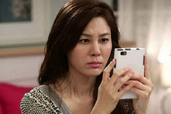 Nhìn vợ bạn nóng bỏng trong bộ bikini, đêm về chồng thủ thỉ câu khiến tôi nghẹn ngào-3