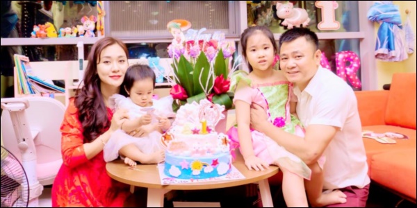 Kết hôn lần 2 với vợ giảng viên kém 12 tuổi, NSND Tự Long bị bình luận: Đẻ toàn con gái, danh hài liền có ngay phản ứng khéo léo-3