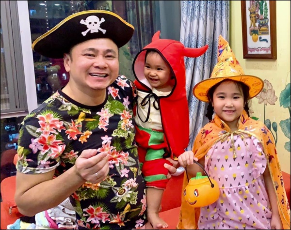 Kết hôn lần 2 với vợ giảng viên kém 12 tuổi, NSND Tự Long&nbsp;bị bình luận: Đẻ toàn con gái,&nbsp;danh hài&nbsp;liền có ngay phản ứng khéo léo-10