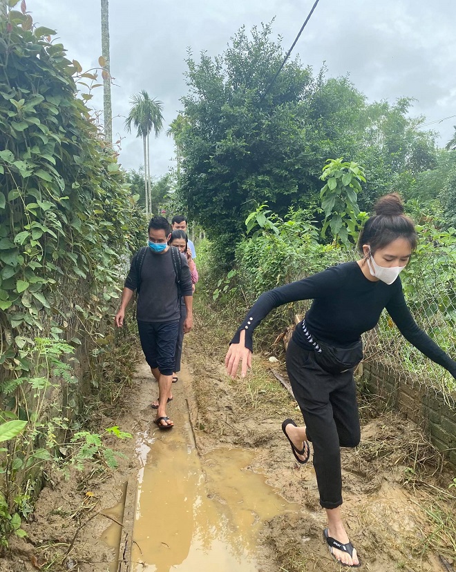 Lý Hải - Minh Hà bị nói làm màu lấy lòng thương khi đi từ thiện: Sự thật ra sao?-2