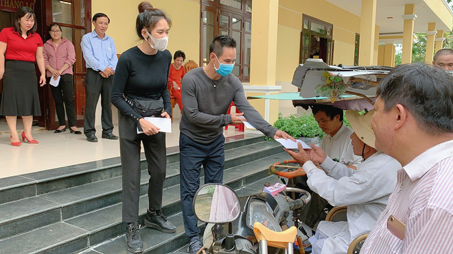 Lý Hải - Minh Hà bị nói làm màu lấy lòng thương khi đi từ thiện: Sự thật ra sao?-4