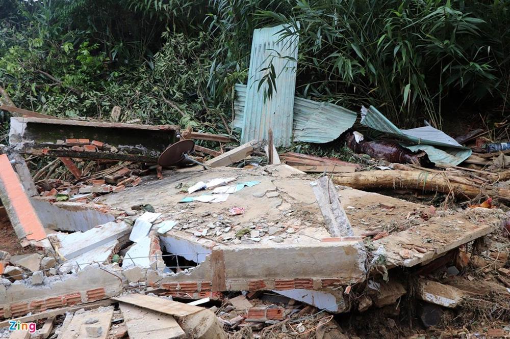 Gào khóc tìm kiếm người thân dưới đất đá ở Trà Leng-5