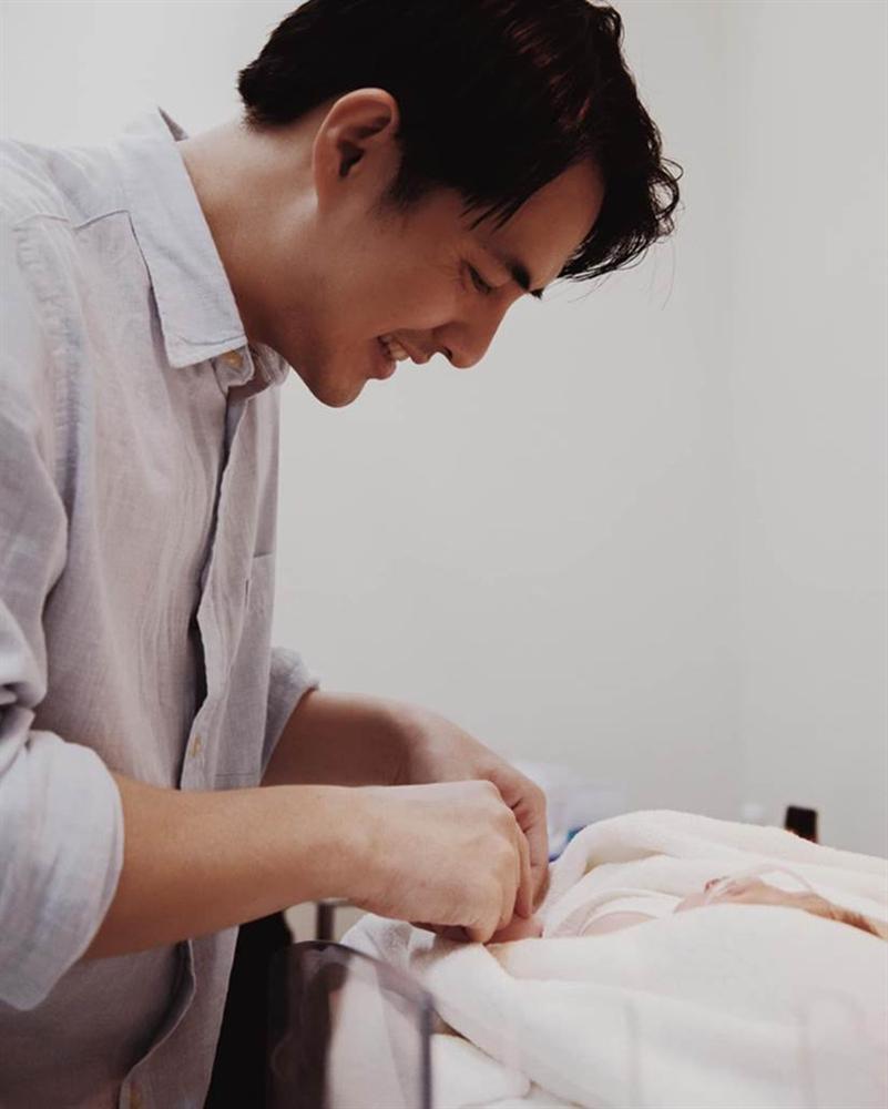 Đông Nhi tung trọn khoảnh khắc sinh nở bên Ông Cao Thắng, viết tâm thư hé lộ điều hối tiếc không thể thực hiện khi con chào đời!-6